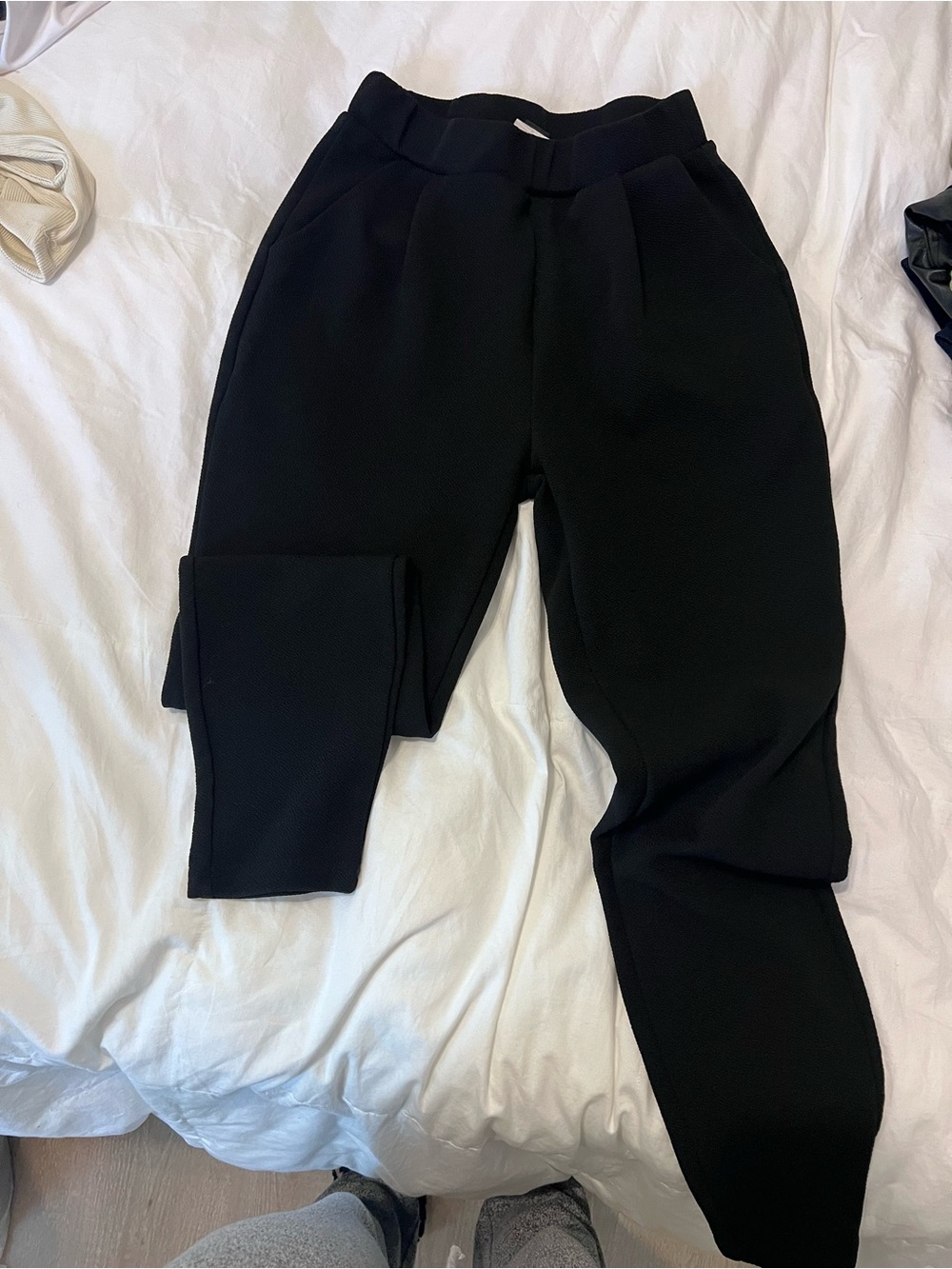 SHEIN Black Cropped Ankle Pants